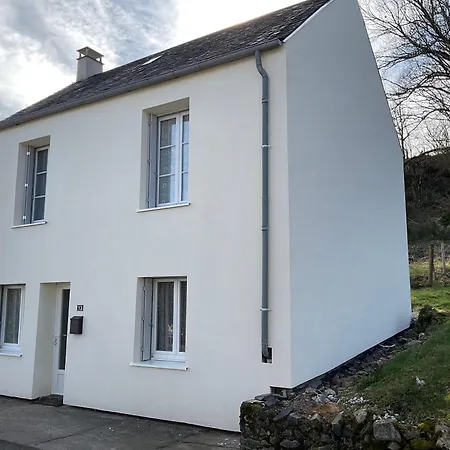 Maison 6 Couchages * Le Monteil (Cantal)